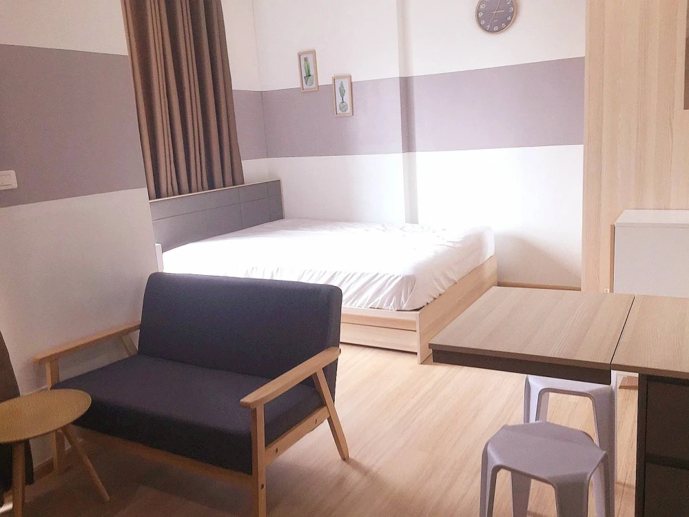 ให้เช่า The Base พระราม 9 - รามคำแหง ชั้น 17 ห้อง Studio วิวสระว่ายน้ำ โล่งไม่ติดตึก เฟอร์+เครื่องใช้ไฟฟ้าครบ