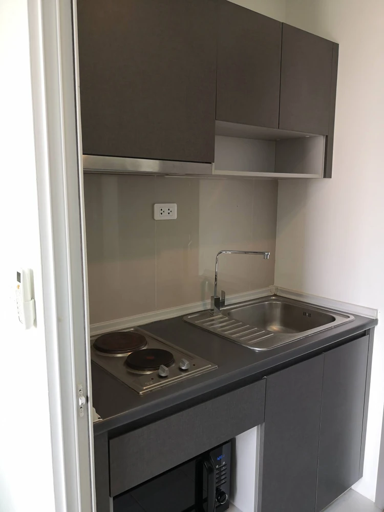 ให้เช่า The Base พระราม 9 - รามคำแหง ชั้น 17 ห้อง Studio วิวสระว่ายน้ำ โล่งไม่ติดตึก เฟอร์+เครื่องใช้ไฟฟ้าครบ