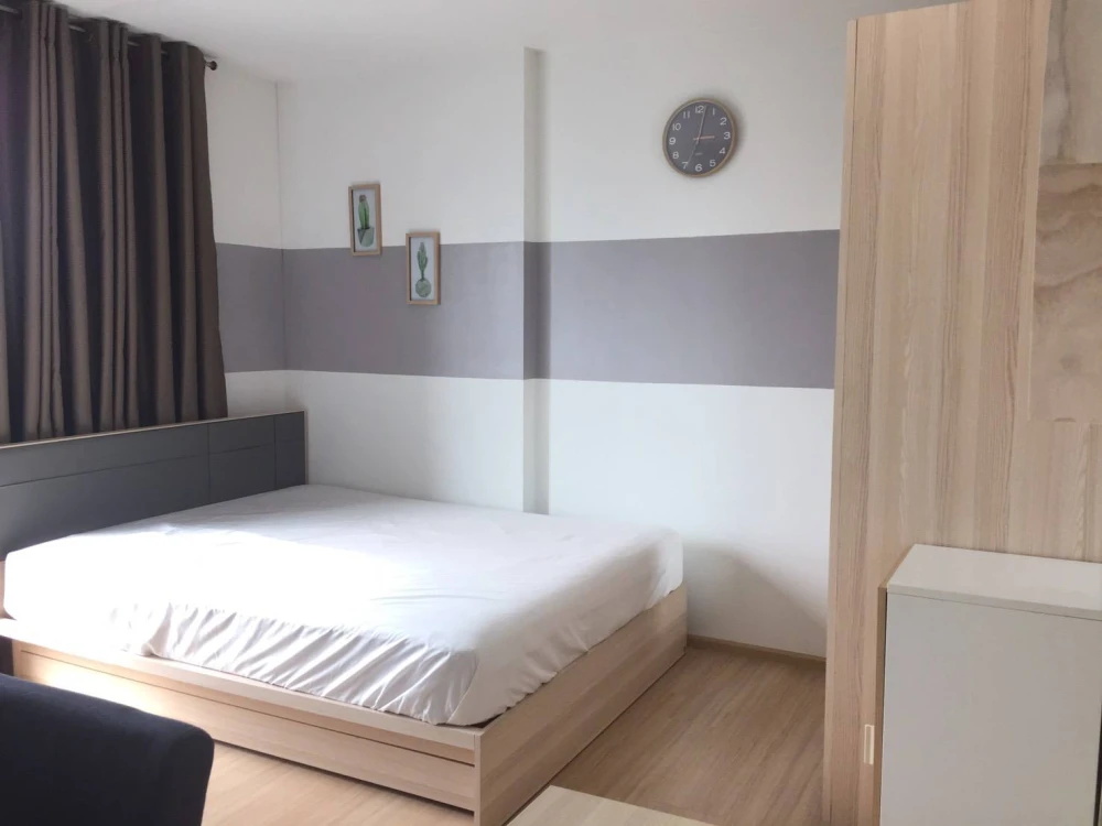 ให้เช่า The Base พระราม 9 - รามคำแหง ชั้น 17 ห้อง Studio วิวสระว่ายน้ำ โล่งไม่ติดตึก เฟอร์+เครื่องใช้ไฟฟ้าครบ