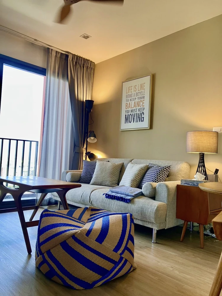 ให้เช่า The Base Garden-Rama 9 ตกแต่งครบครัน  รวมทุกอย่างแล้ว แค่ขนกระเป๋าเดินทางเข้ามาก็เข้าอยู่ได้เลย