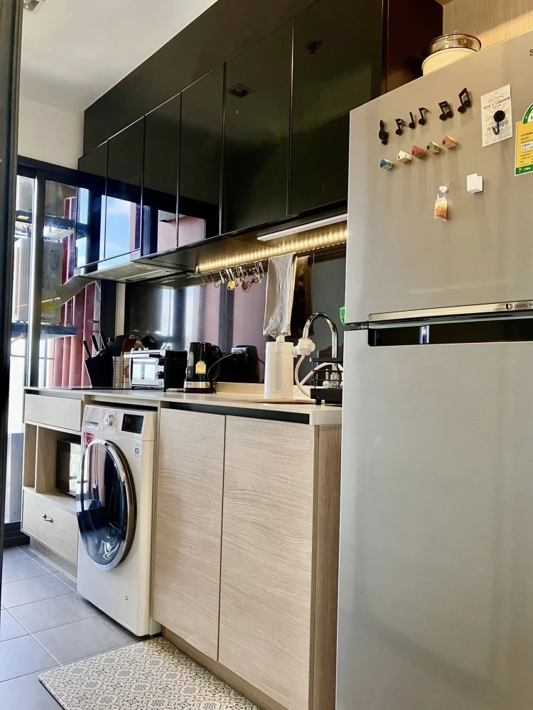 ให้เช่า The Base Garden-Rama 9 ตกแต่งครบครัน  รวมทุกอย่างแล้ว แค่ขนกระเป๋าเดินทางเข้ามาก็เข้าอยู่ได้เลย