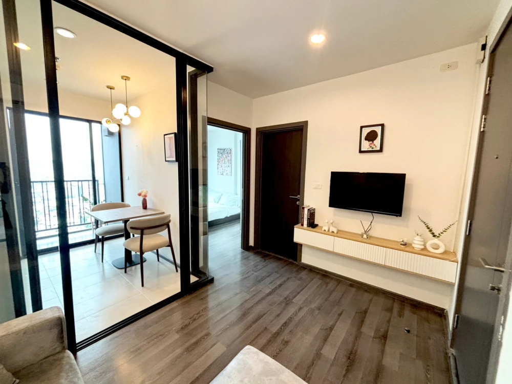 ให้เช่า The Base Park East ชั้น 25 ห้องแต่งครบ พร้อมเข้าอยู่ สนใจรีบจองเลย ห้ามพลาด