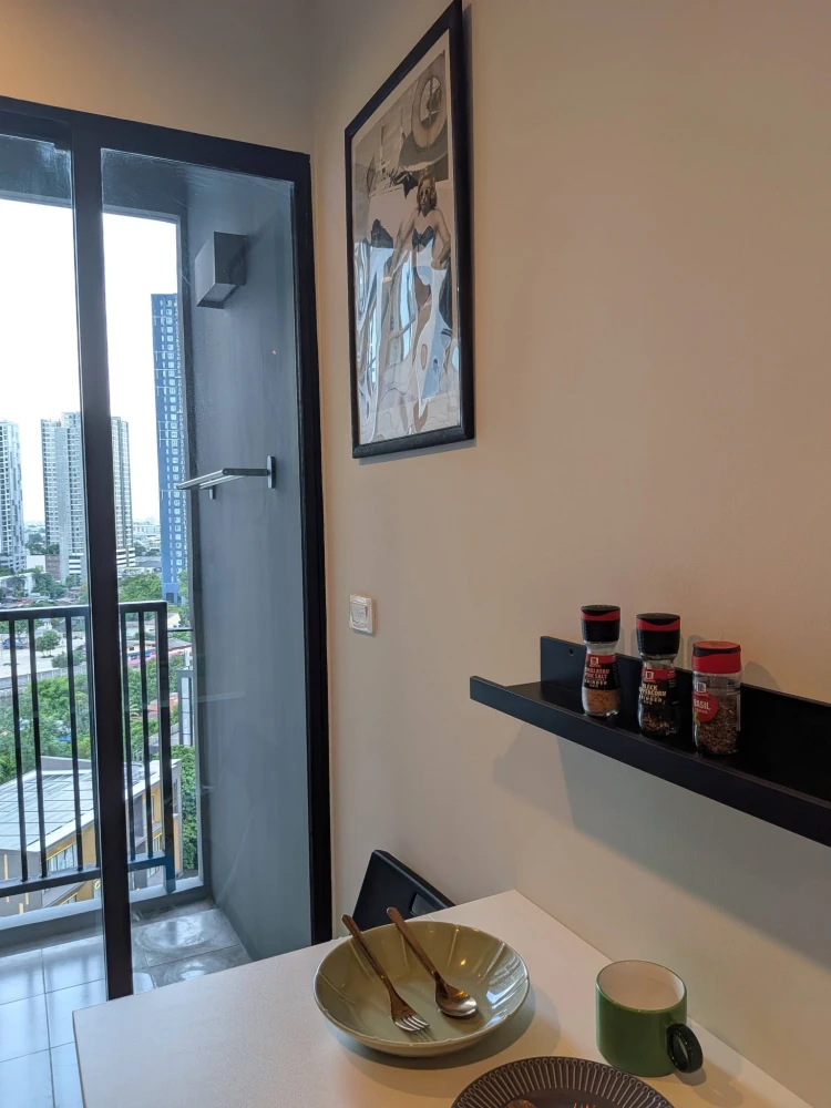 ให้เช่า The Base Park East  วิว Habito Mall  ไม่โดนแดดบ่าย  ไม่ติดทางด่วน ไม่มีเสียงรบกวน ห้ามพลาด