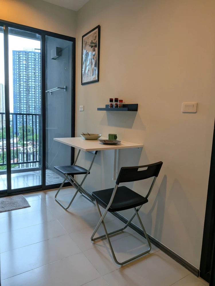 ให้เช่า The Base Park East  วิว Habito Mall  ไม่โดนแดดบ่าย  ไม่ติดทางด่วน ไม่มีเสียงรบกวน ห้ามพลาด