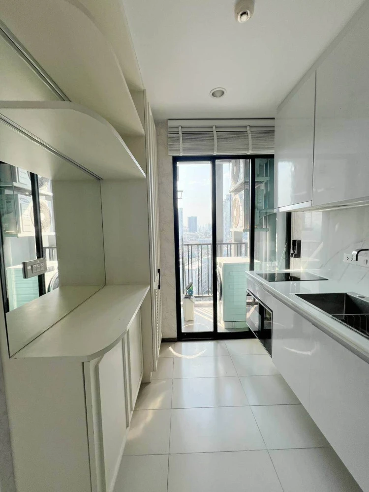 ให้เช่า The Base Park West ห้องพร้อมอยู่ เฟอร์พร้อม ชั้นสูง ลมดี รีบจองเลย