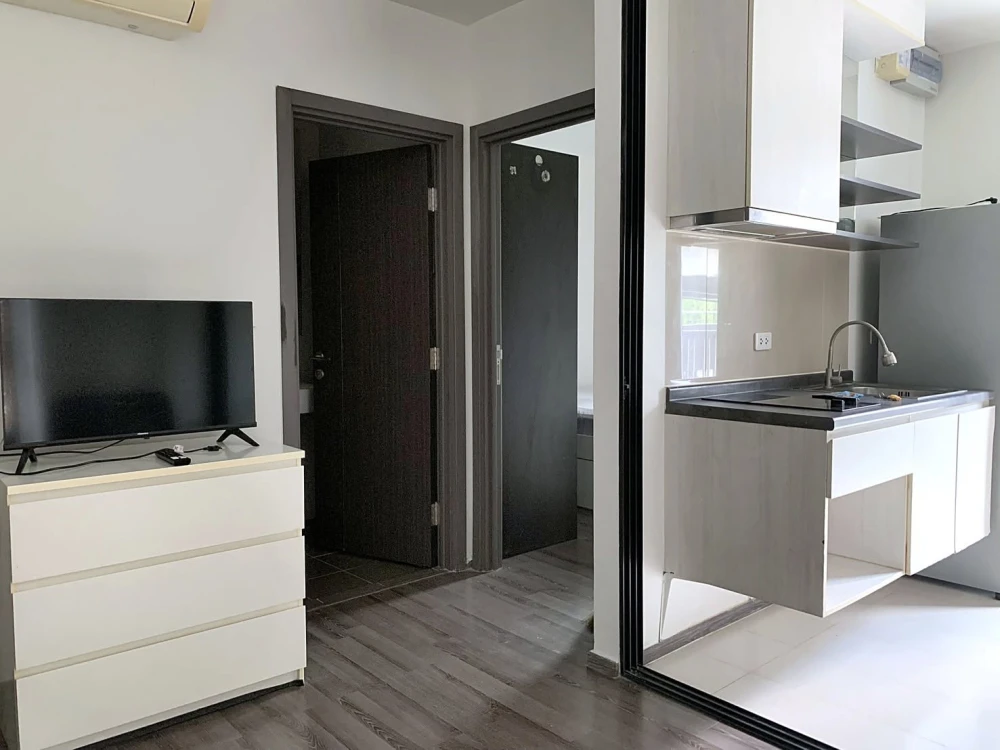 ให้เช่า The Base Park West ห้องมุม ชั้น 3 หน้าต่างบานใหญ่ รับแสงธรรมชาติได้ดี รีบจองเลย