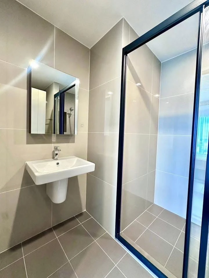 ให้เช่า The Base Phetchaburi-Thonglor วิวสระน้ำ และเมือง ฟรีเฟอร์นิเจอร์ครบและเครื่องใช้ไฟฟ้า สนใจจองเลย