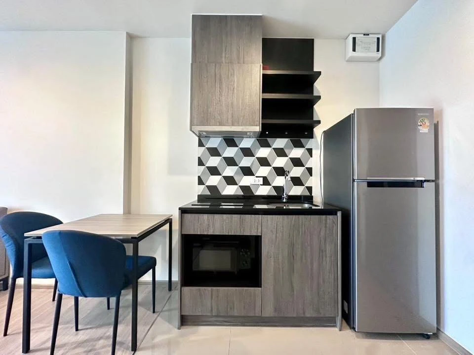 ให้เช่า The Base Phetchaburi-Thonglor วิวสระน้ำ และเมือง ฟรีเฟอร์นิเจอร์ครบและเครื่องใช้ไฟฟ้า สนใจจองเลย