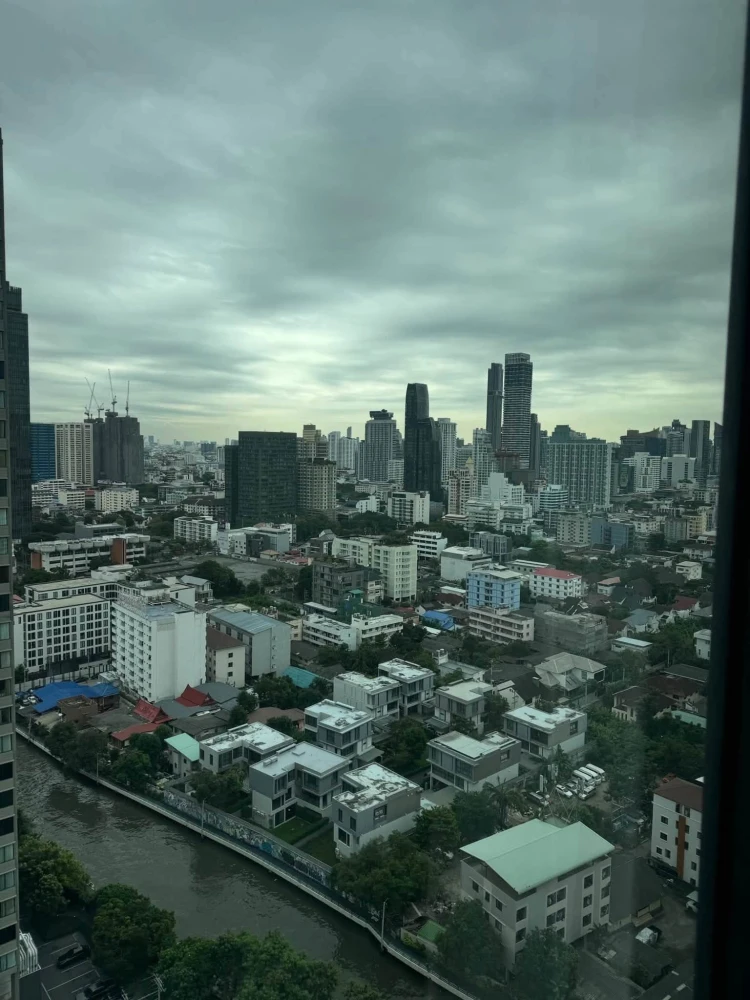 ให้เช่า THE BASE Phetchaburi-Thonglor ห้องมุมคนไม่พลุกพล่าน ในทำเลดี วิวโล่ง ไม่บล็อค ห้ามพลาด