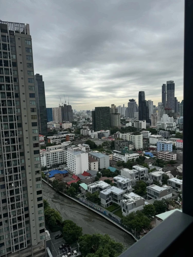 ให้เช่า THE BASE Phetchaburi-Thonglor ห้องมุมคนไม่พลุกพล่าน ในทำเลดี วิวโล่ง ไม่บล็อค ห้ามพลาด