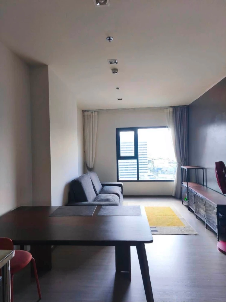 ให้เช่า The Base Phetchaburi-Thonglor ห้องใหญ่ห้องมุม เฟอร์นิเจอร์และเครื่องใช้ไฟฟ้าครบ หิ้วกระเป๋าเข้าอยู่ได้เลย