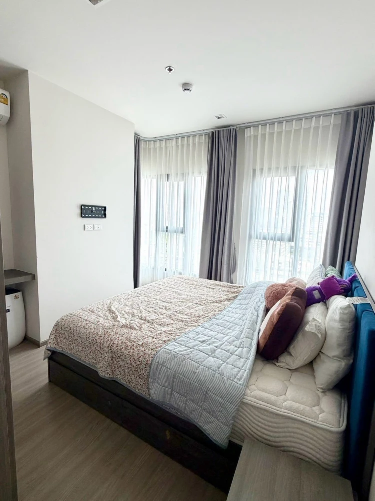 ให้เช่า The Base Phetchaburi-Thonglor ห้องใหญ่ห้องมุม เฟอร์นิเจอร์และเครื่องใช้ไฟฟ้าครบ หิ้วกระเป๋าเข้าอยู่ได้เลย