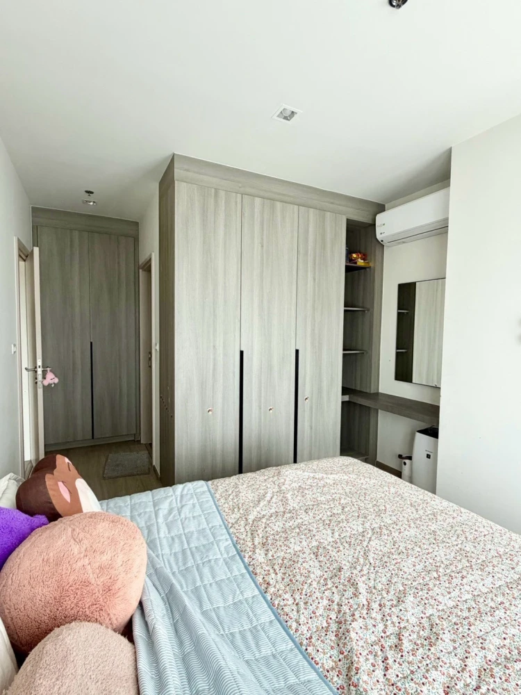 ให้เช่า The Base Phetchaburi-Thonglor ห้องใหญ่ห้องมุม เฟอร์นิเจอร์และเครื่องใช้ไฟฟ้าครบ หิ้วกระเป๋าเข้าอยู่ได้เลย