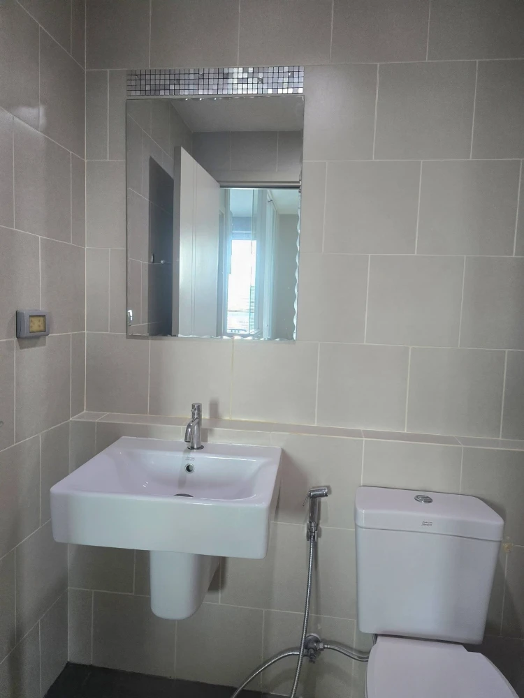 ให้เช่า The Base Rama 9–Ramkhamhaeng ห้องชั้นสูง วิวสวย กว้างขวางอยู่สบาย จองเลย