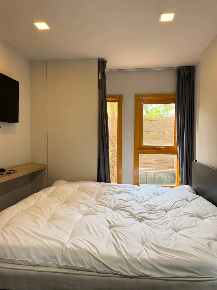 ให้เช่า the base sukhumvit 50 คนไม่เยอะไม่พลุกพล่าน ไม่ต้องแย่งกันใช้ลิฟ แบกกระเป๋าแล้วเข้าอยู่ได้เลยงับ