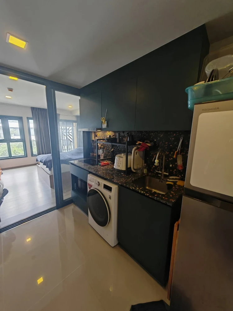 ให้เช่า The Base Sukhumvit 50 ห้องชั้น 6 มาพร้อมเฟอร์นิเจอร์และเครื่องใช้ไฟฟ้าครบครัน รีบจองเลยจ้า