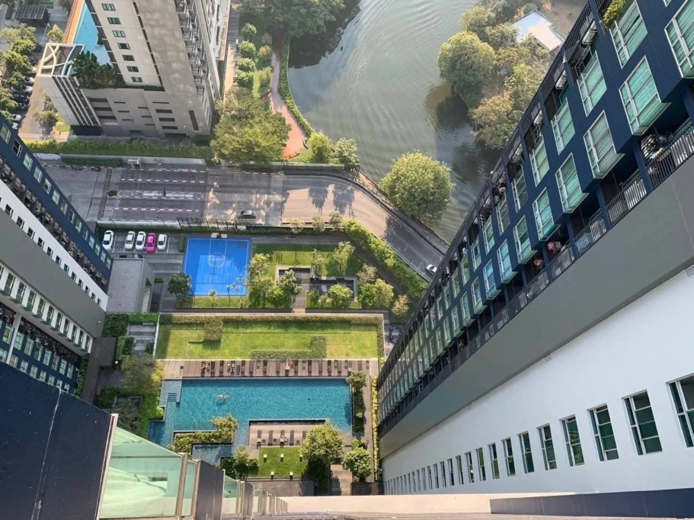 ให้เช่า The Base Sukhumvit 77 ห้องอยู่ชั้นสูงมากๆ รับลมดีสุดๆ ตกแต่งครบครัน เข้าอยู่ได้เลย