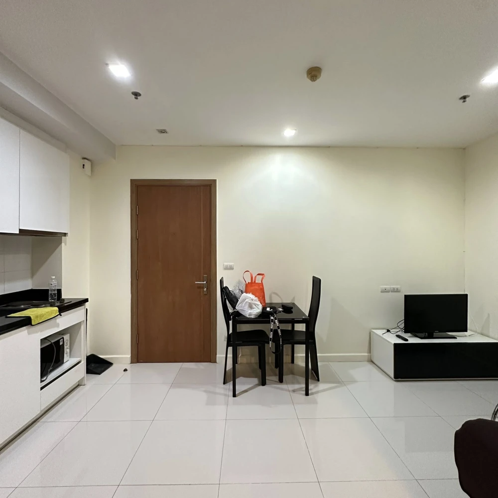 ให้เช่า The Bloom Sukhumvit 71 ชั้น 18 ห้องน่าอยู่ มาพร้อมการตกแต่งที่ครบครัน สนใจจองเลย