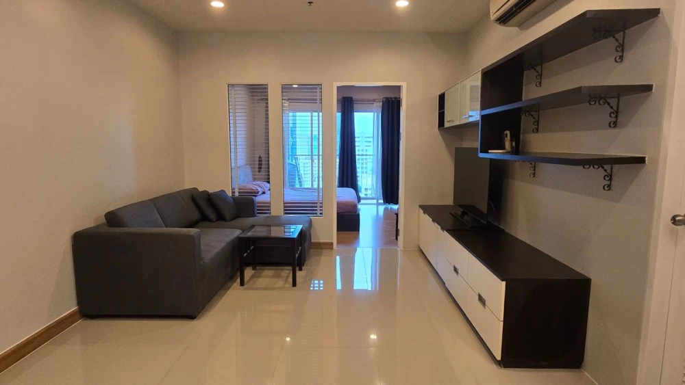 ให้เช่า!! คอนโด เดอะ คอมพลีท ราชปรารภ ชั้น 14 ห้องสวยมาก เฟอร์นิเจอร์ครบ หิ้วกระเป๋าเข้าอยู่ได้เลย ห้ามพลาด!!