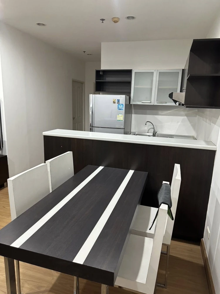 ให้เช่า The Complete Rajprarop 2 ห้องนอน 2 ห้องน้ำ พื้นที่ใช้สอยเยอะ สิ่งอำนวยความสะดวกครบครัน ห้ามพลาด