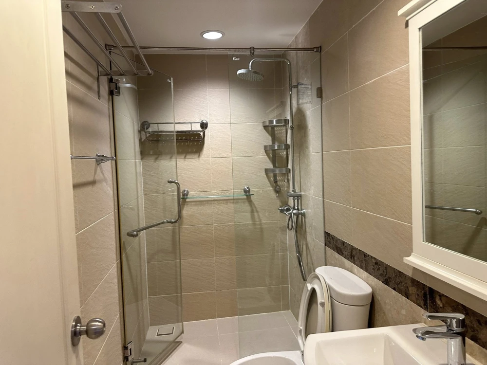 ให้เช่า The Crest พหลโยธิน 11 ห้องใหญ่อยู่สบายมากๆ เฟอร์นิเจอร์ + เครื่องใช้ไฟฟ้าครบ พร้อมอยู่