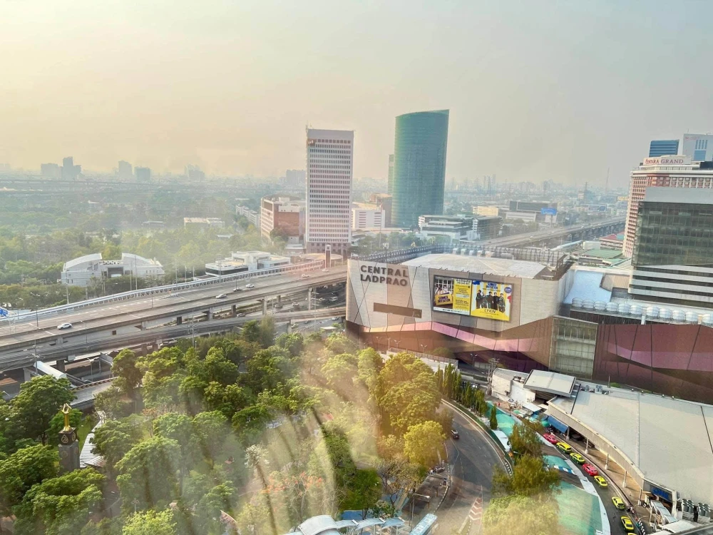 ให้เช่า The Crest Park Residences วิวสวนขนาด 500 ไร่  ฝ้าเพดานสูง 3 เมตร โล่ง โปร่ง สบาย รีบจองเลย
