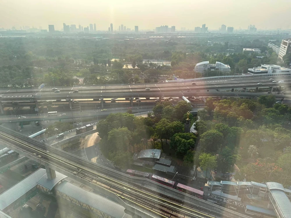 ให้เช่า The Crest Park Residences วิวสวนขนาด 500 ไร่  ฝ้าเพดานสูง 3 เมตร โล่ง โปร่ง สบาย รีบจองเลย