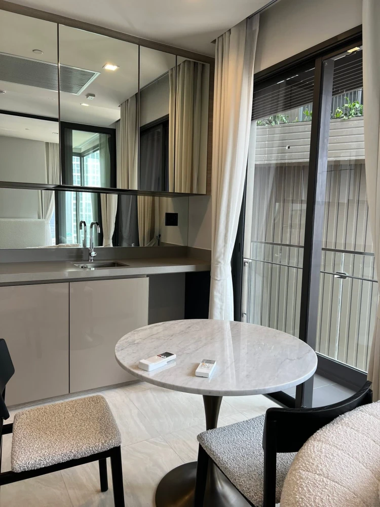 ให้เช่า The Crest Park Residences ห้องมุมติดบันไดหนีไฟเป็นส่วนตัวมากๆ วิว Union mall รีบจองเลย