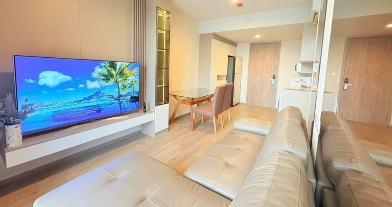 ให้เช่า The Crown Residences ชั้น 23 วิวพาโนรามา มุมสวย แต่งครบ จองเลย