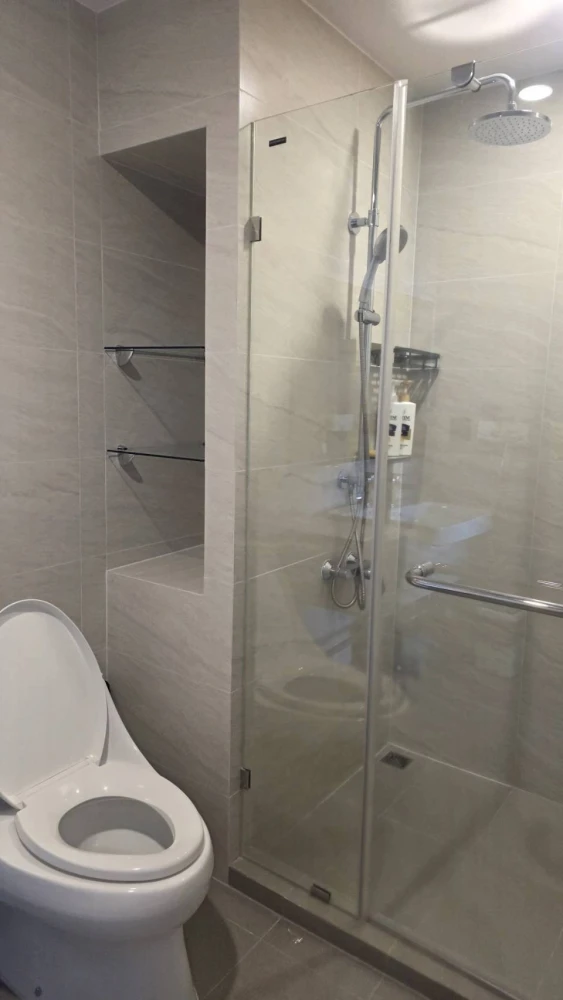 ให้เช่า THE CROWN Residences ห้องพร้อมอยู่ ชั้นสูง เฟอร์พร้อม จองเลย