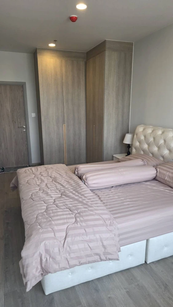 ให้เช่า THE CROWN Residences ห้องพร้อมอยู่ ชั้นสูง เฟอร์พร้อม จองเลย