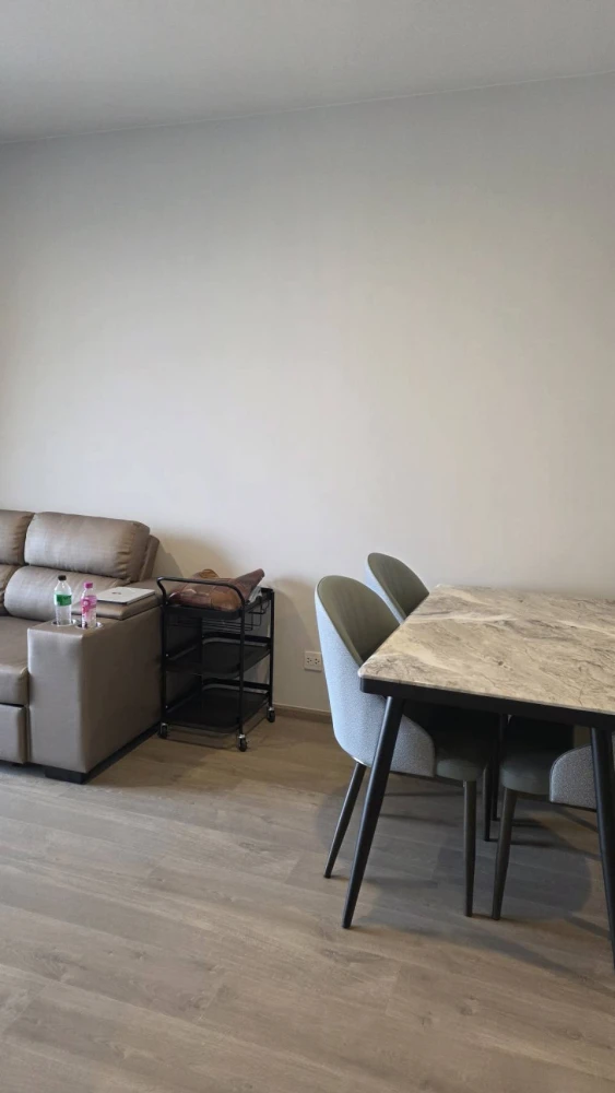 ให้เช่า THE CROWN Residences ห้องพร้อมอยู่ ชั้นสูง เฟอร์พร้อม จองเลย