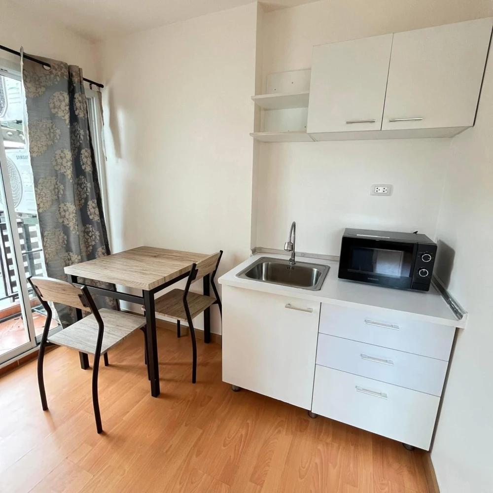 ให้เช่า The Crystal Condominium 2 ห้องน่าอยู่ ชั้น 2 เฟอร์นิเจอร์ครบครัน หิ้วกระเป๋าเข้าอยู่ได้เลยจ้า