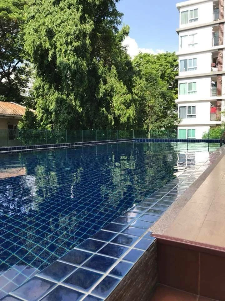ให้เช่า  The Crystal Condominium 2 ห้องพร้อมอยู่ เฟอร์พร้อม ราคาสบายกระเป๋า จองเลยห้ามพลาด