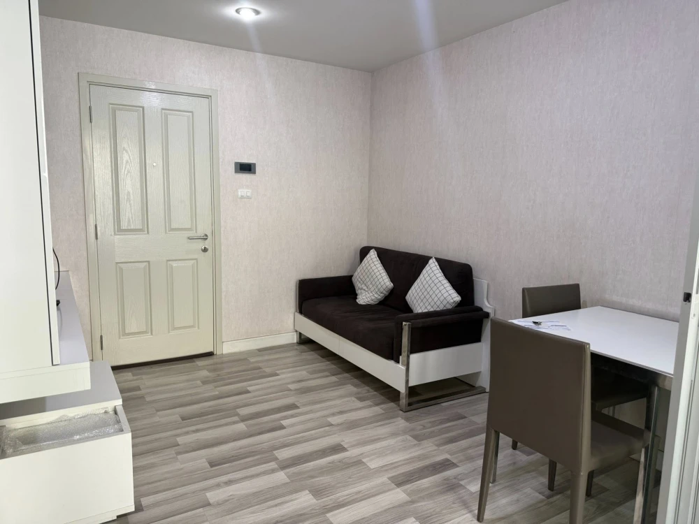 ให้เช่า The Cube ประชาอุทิศ  ชั้น 3 วิวสระว่ายน้ำ บรรยากาศดี เป็นส่วนตัว ห้องไม่ร้อน ไม่เสียงดัง จองเลย