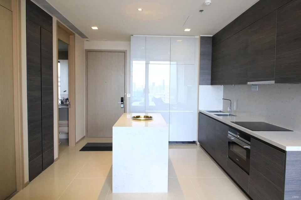 ให้เช่า The Esse Asoke ห้องกว้างพื้นที่ใช้สอยเยอะ เพดานสูงโปร่งโล่ง ทำเลดี เดินทางสะดวก จองเลย