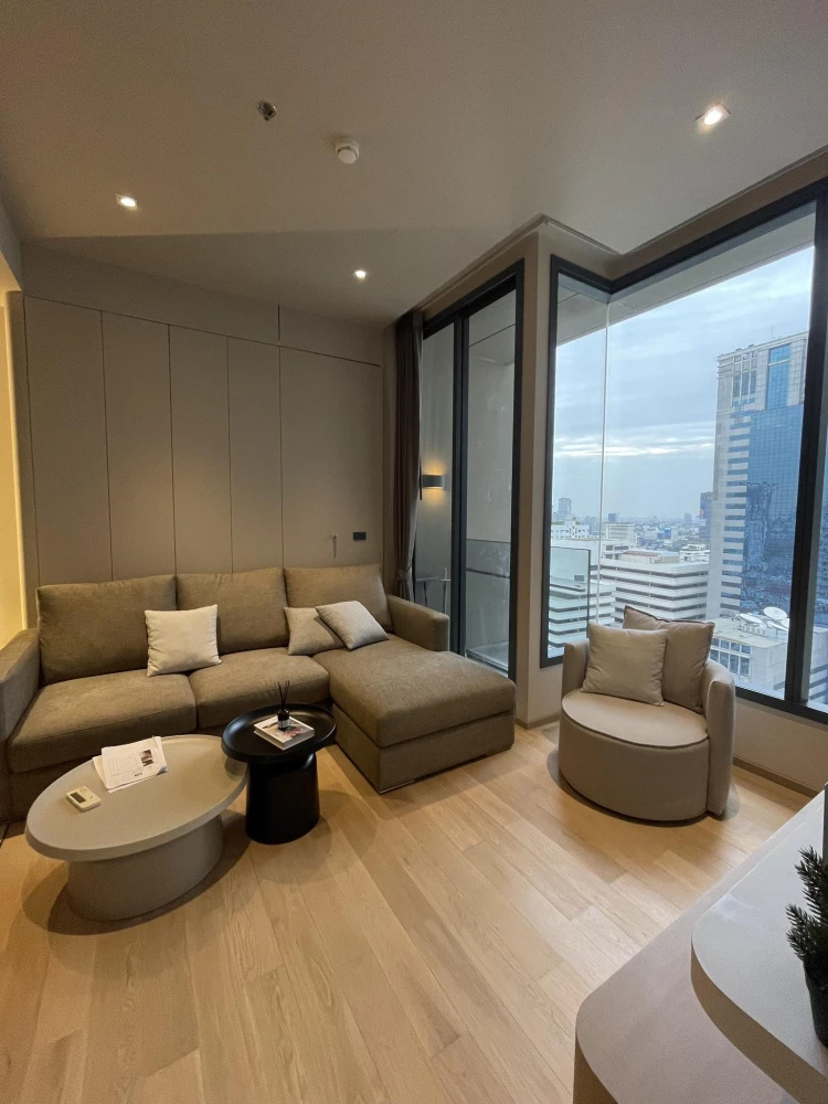 ให้เช่า The Esse Asoke ห้องชั้นสูง พื้นที่กว้างขวาง ตกแต่งบิวท์อินเริ่ดๆ เลขห้องสวยมาก จองด่วนก่อนพลาด