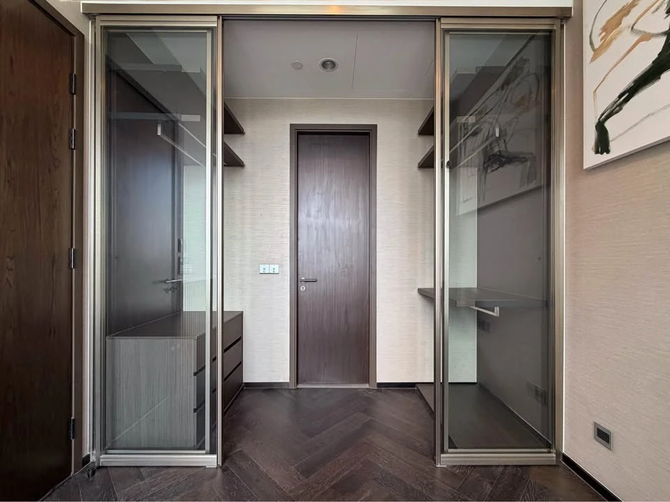 ให้เช่า The Esse Sukhumvit 36 1 ห้องนอน บิวท์อินเฟอร์นิเจอร์อย่างดี ในทำเลดี ห้ามพลาด