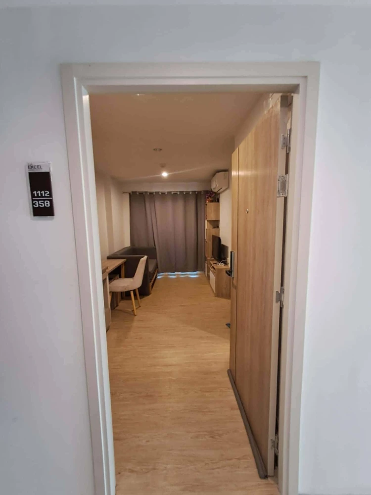 ให้เช่า The Excel Hideaway Sukhumvit 50 ชั้น 8 วิวระเบียงมองเห็น ทางด่วน อากาศโปร่งๆ สบายๆ รีบจองเลย