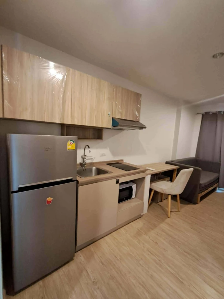 ให้เช่า The Excel Hideaway Sukhumvit 50 ชั้น 8 วิวระเบียงมองเห็น ทางด่วน อากาศโปร่งๆ สบายๆ รีบจองเลย