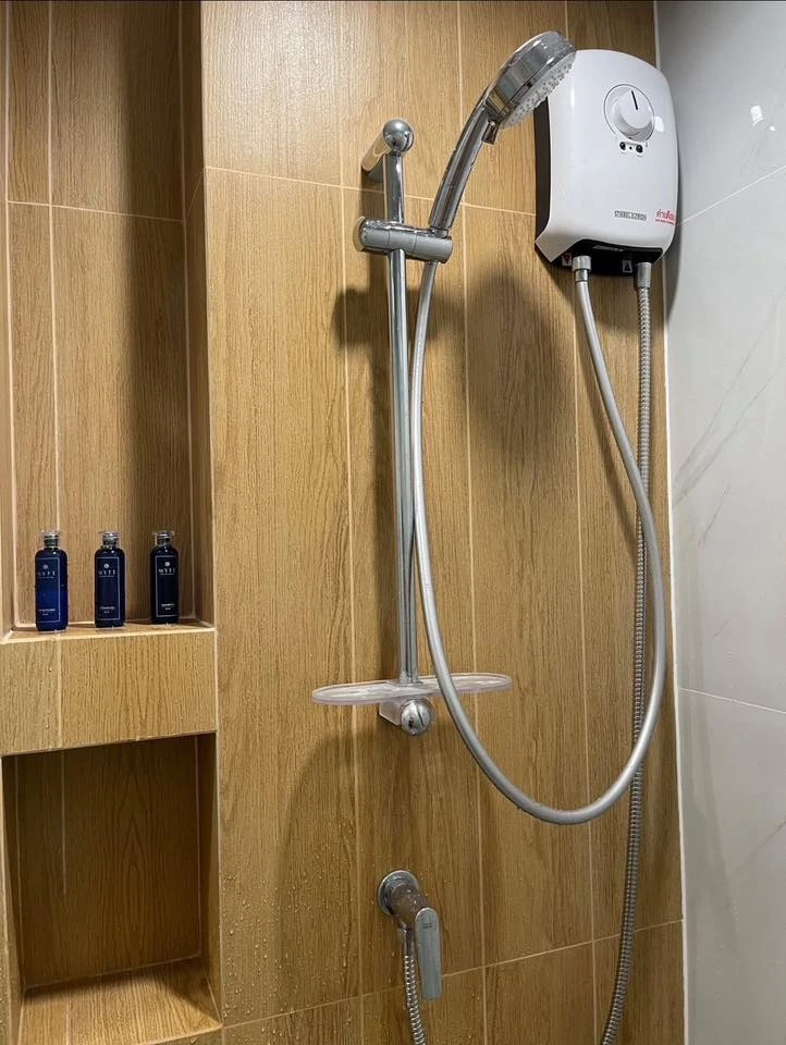 ให้เช่า The Excel Hideaway Sukhumvit 50 ห้องมุม น่าอยู่ ชั้นไม่สูง เฟอร์พร้อม จองเลย