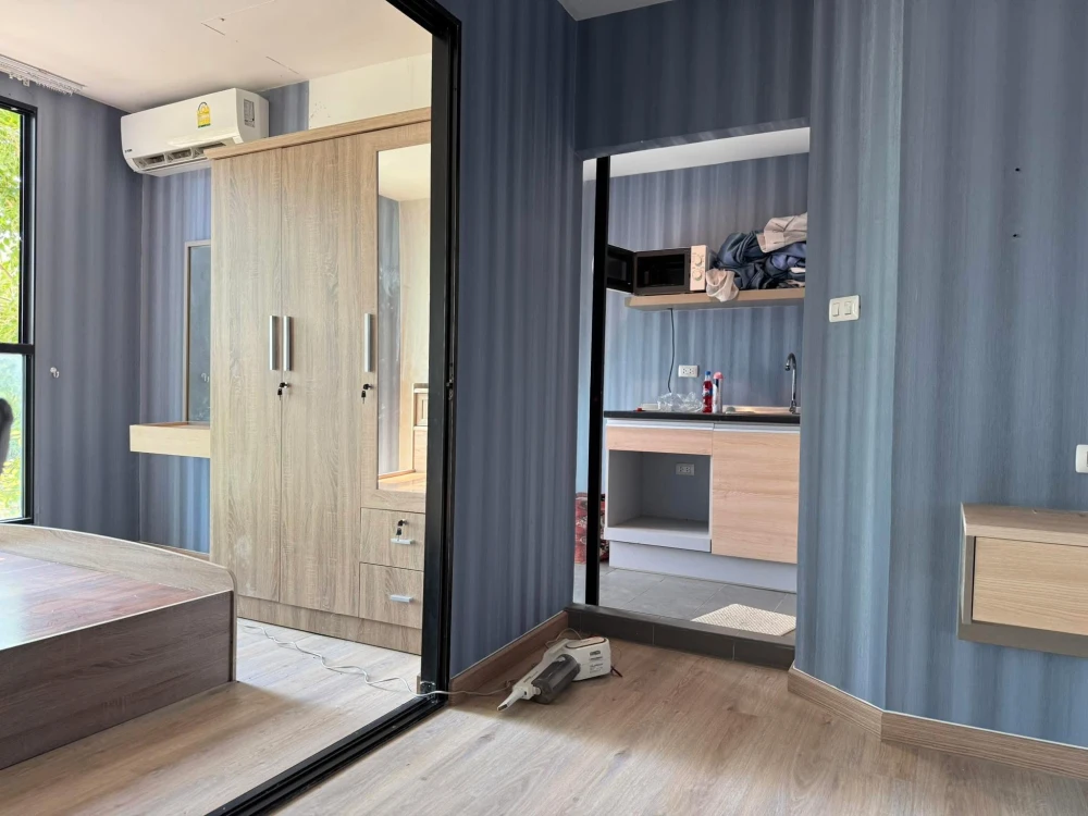 ให้เช่า The excel khu khot ตึก C ชั้น 2 มีเครื่องซักผ้า ติดวอลเปเปอร์ทั้งห้อง ผ้าม่าน 2 ชั้นอย่างดี รีบจองเลย