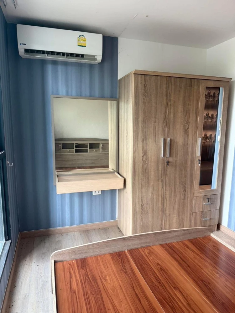 ให้เช่า The excel khu khot ตึก C ชั้น 2 มีเครื่องซักผ้า ติดวอลเปเปอร์ทั้งห้อง ผ้าม่าน 2 ชั้นอย่างดี รีบจองเลย