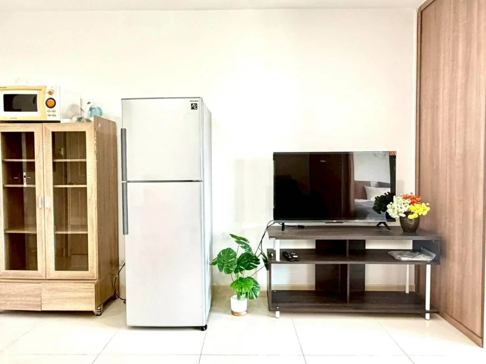 ให้เช่า The Green Condo 2 ห้องราคาสบายกระเป๋า กว้างขวางอยู่สบาย เฟอร์พร้อม จองเลย