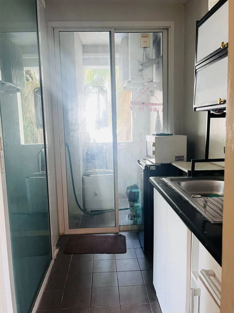 ให้เช่า The IDOL Condominium Bangsean 1 ห้องนอน 1 ห้องน้ำ ติดวอลเปเปอร์อย่างดี สิ่งอำนวยความสะดวกครบครัน จองเลย