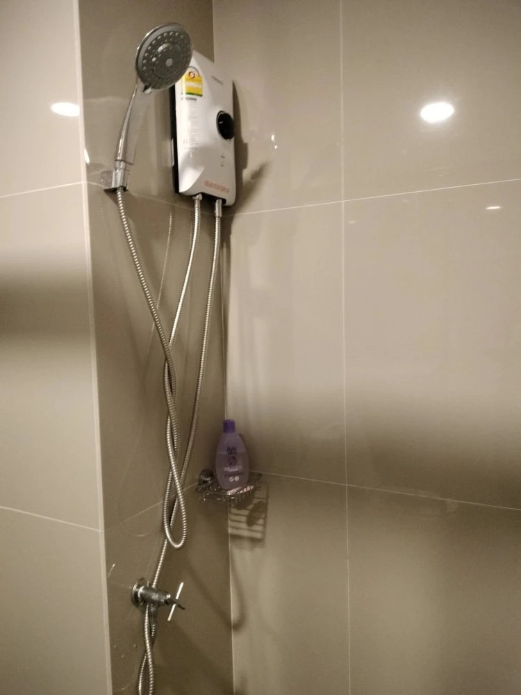 ให้เช่า The Indeed Condo Amata ห้องชั้น 2 บิวท์อินเฟอร์นิเจอร์อย่างดี หิ้วกระเป๋าเข้าอยู่ได้เลยจ้า