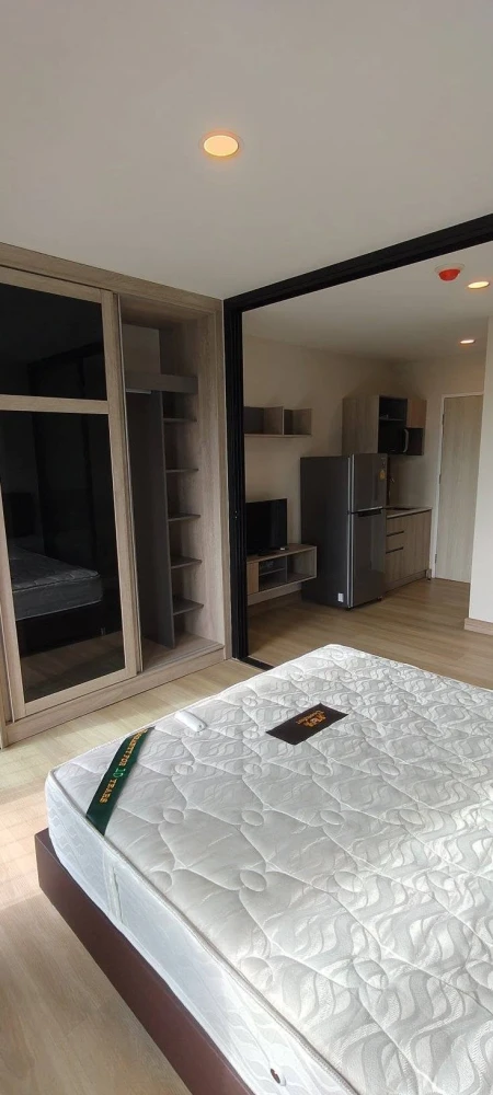 ให้เช่า The Indeed Condo Amata 1 ห้องนอน 1 ห้องน้ำ มาพร้อมเฟอร์ครบครัน หิ้วกระเป๋าเข้าอยู่ได้เลย