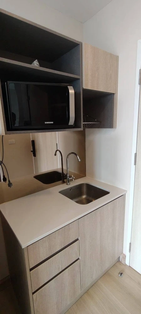 ให้เช่า The Indeed Condo Amata 1 ห้องนอน 1 ห้องน้ำ มาพร้อมเฟอร์ครบครัน หิ้วกระเป๋าเข้าอยู่ได้เลย