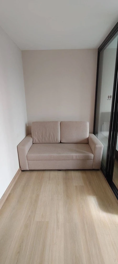ให้เช่า The Indeed Condo Amata 1 ห้องนอน 1 ห้องน้ำ มาพร้อมเฟอร์ครบครัน หิ้วกระเป๋าเข้าอยู่ได้เลย
