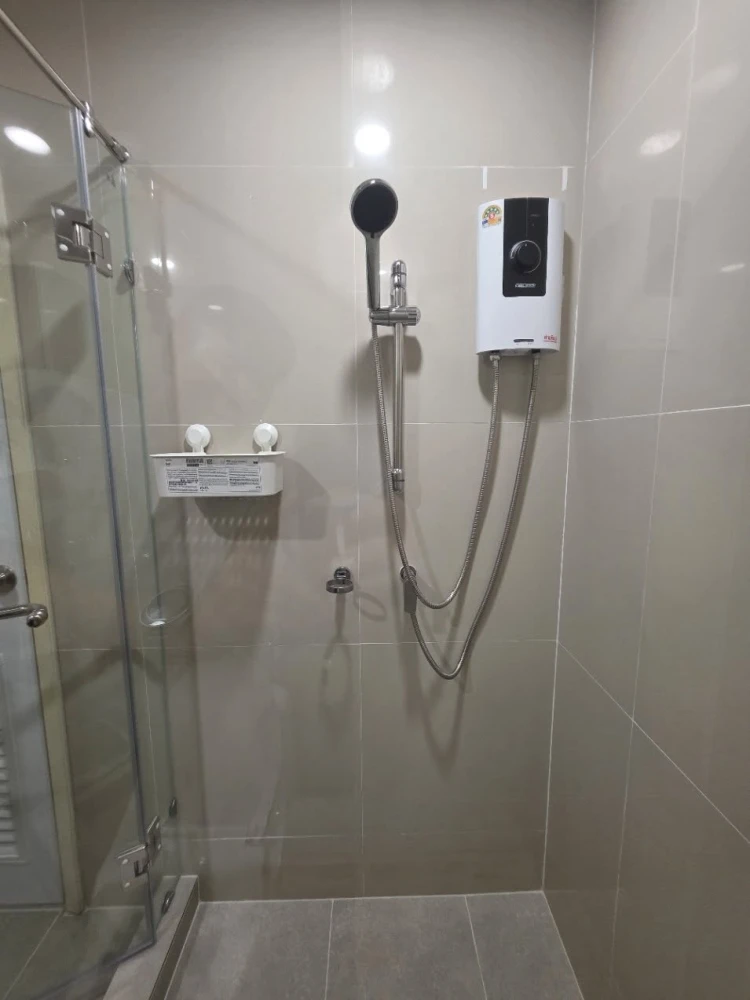 ให้เช่า The Inspire Place ABAC Rama 9 ห้องพร้อมอยู่ เฟอร์ + เครื่อใช้ไฟฟ้าพร้อม ราคาดี จองเลย